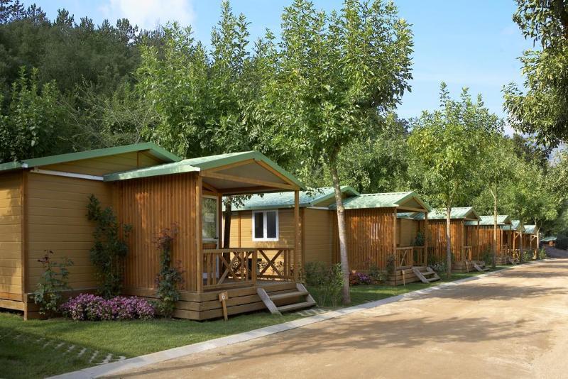 Bassegoda Park Albanya Экстерьер фото